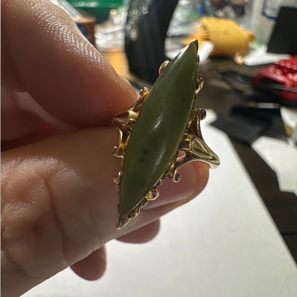 10k Gold Jade Navette Ring size 9.5 - Picture 11 of 14